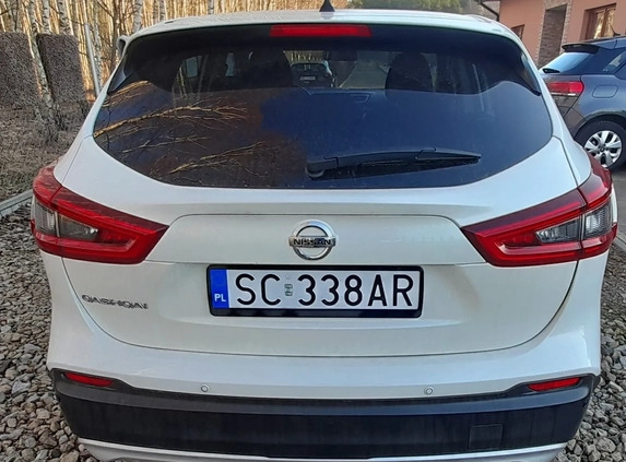 Nissan Qashqai cena 61500 przebieg: 150571, rok produkcji 2017 z Zalewo małe 106